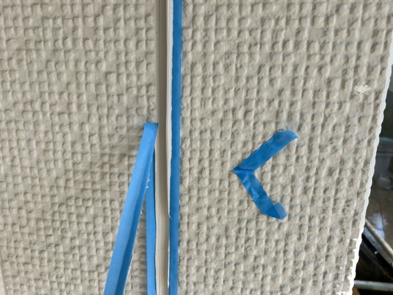 マスキングを剥がします。