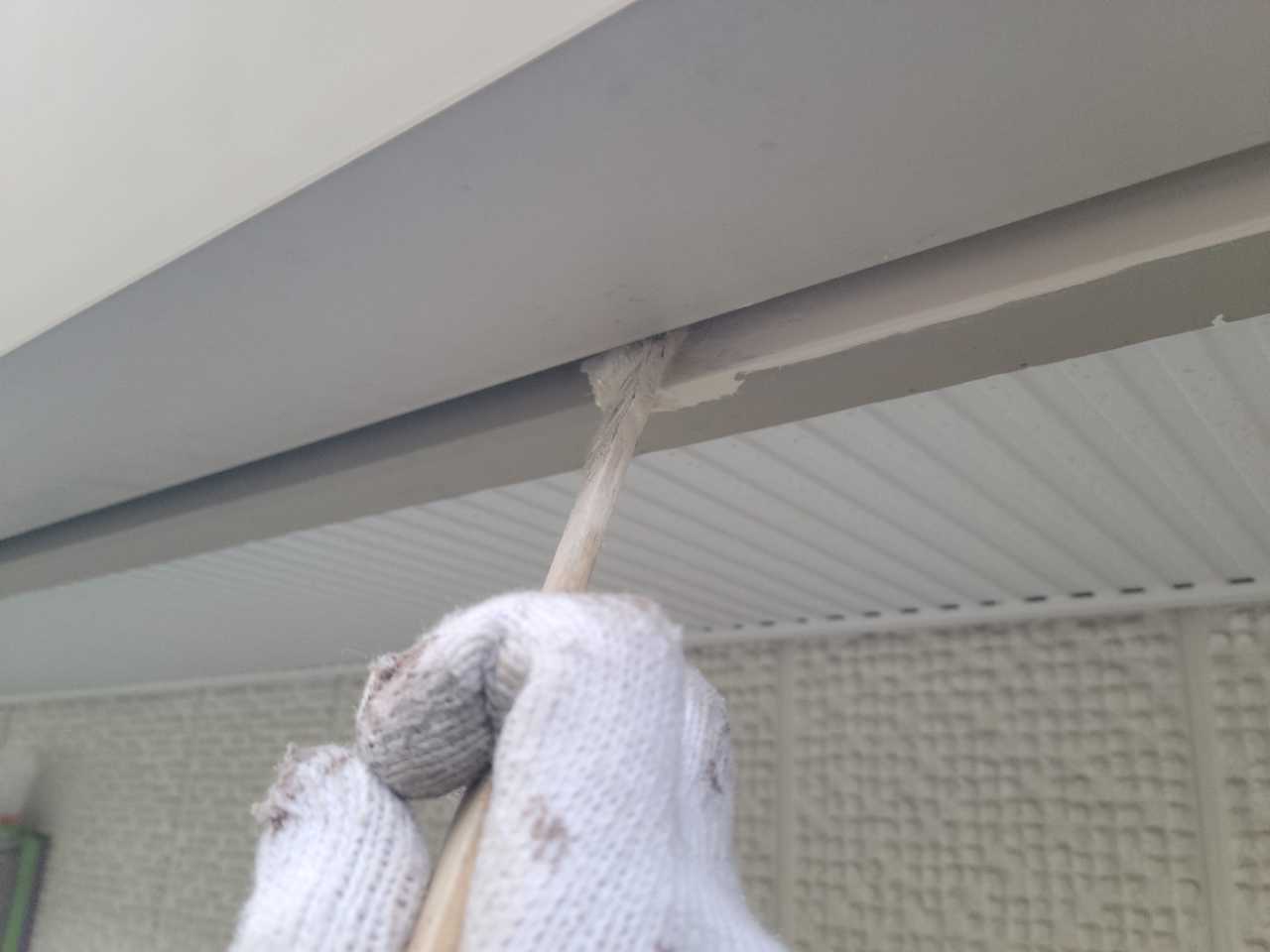 仕上げ塗装1回目です。