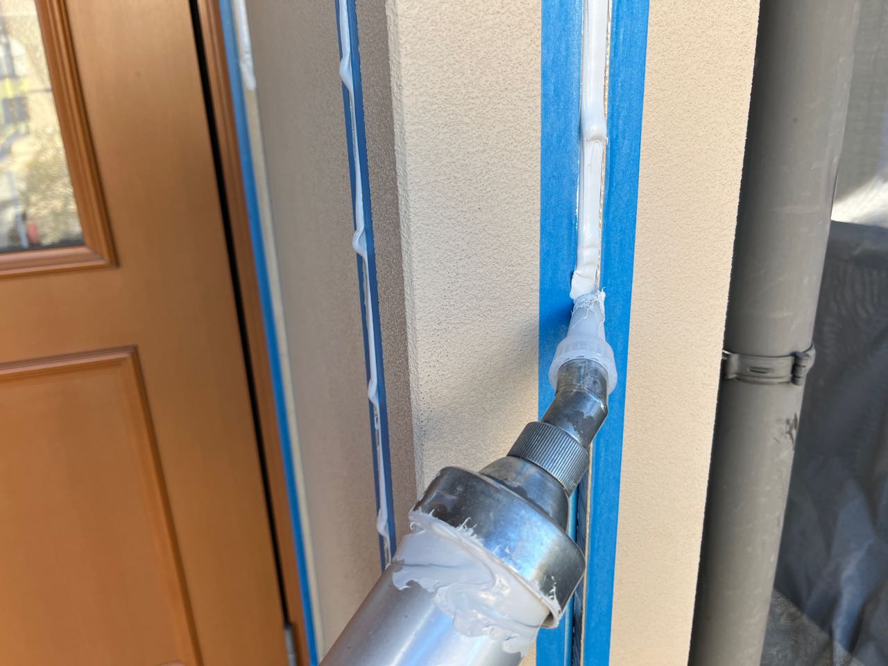 コーキング充填します。