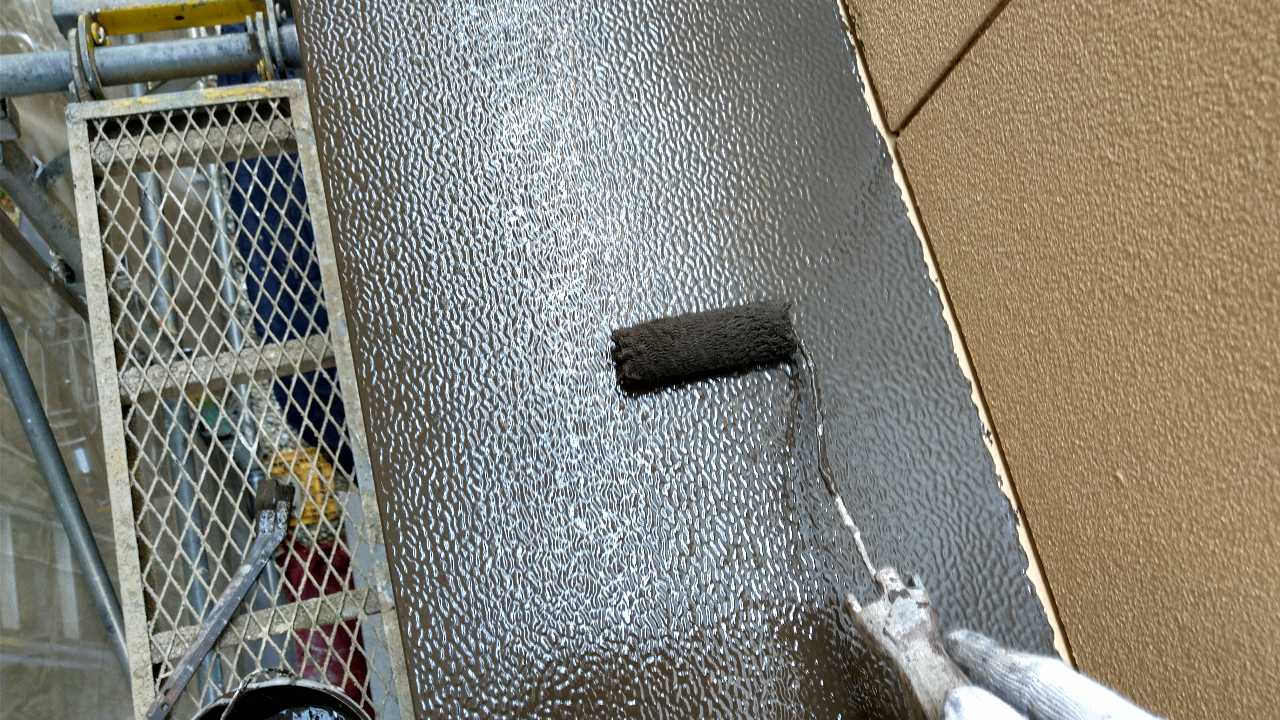 仕上げ塗装2回目です。