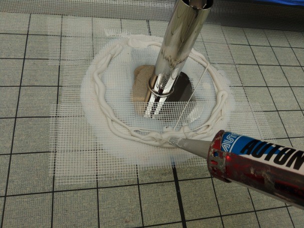 脱気筒を取付けます。