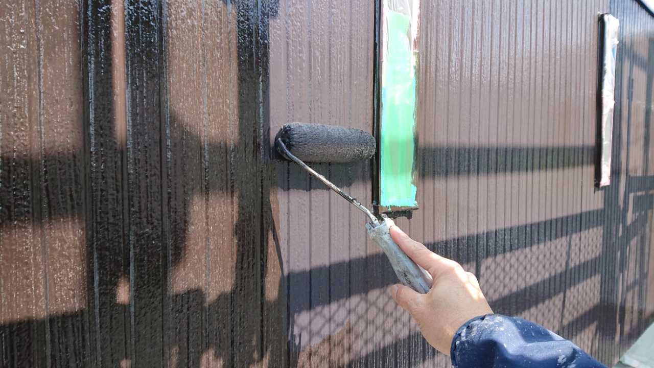 仕上げ塗装2回目です。