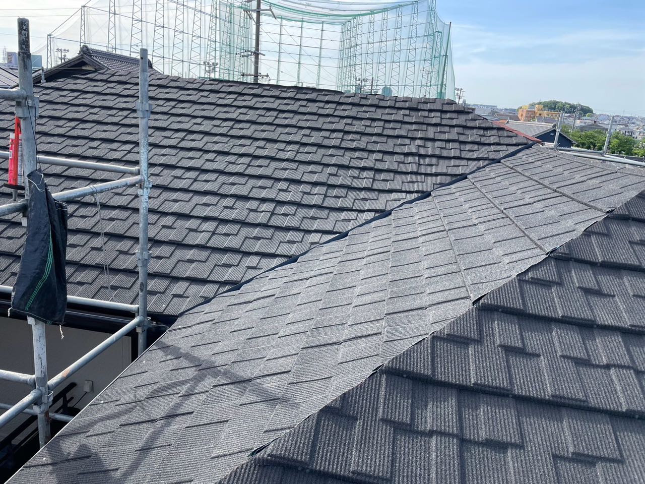屋根材取り付けです。