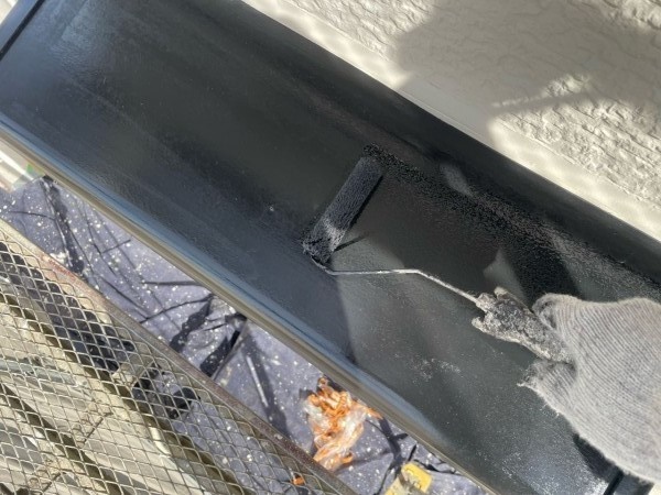 仕上げ塗装2回目です。