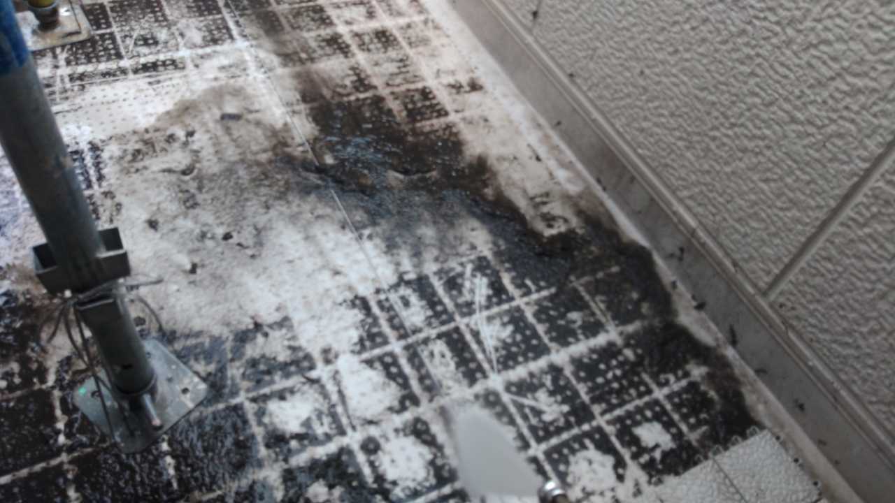 ケレン作業です。