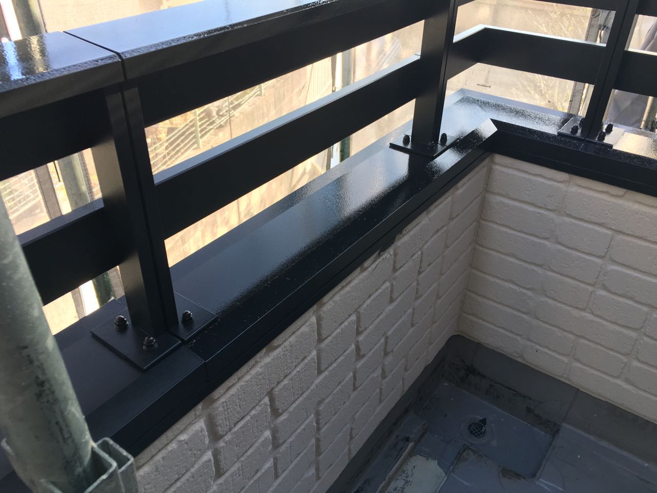 仕上げ塗装2回目です。