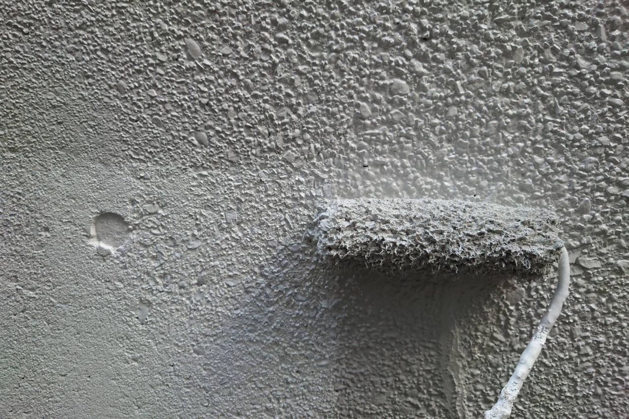 仕上げ塗装1回目です。