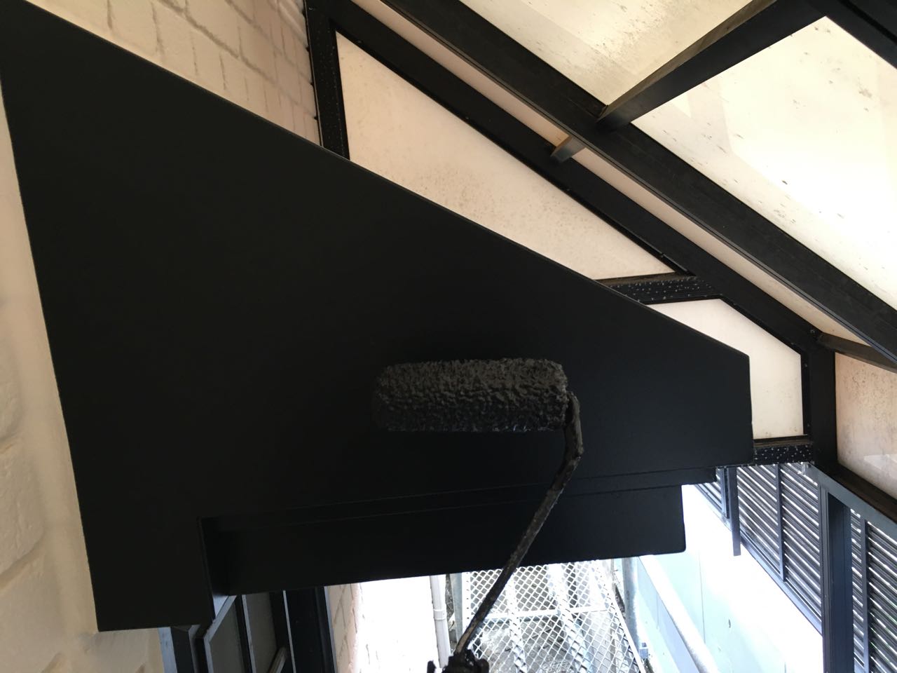 仕上げ塗装2回目です。