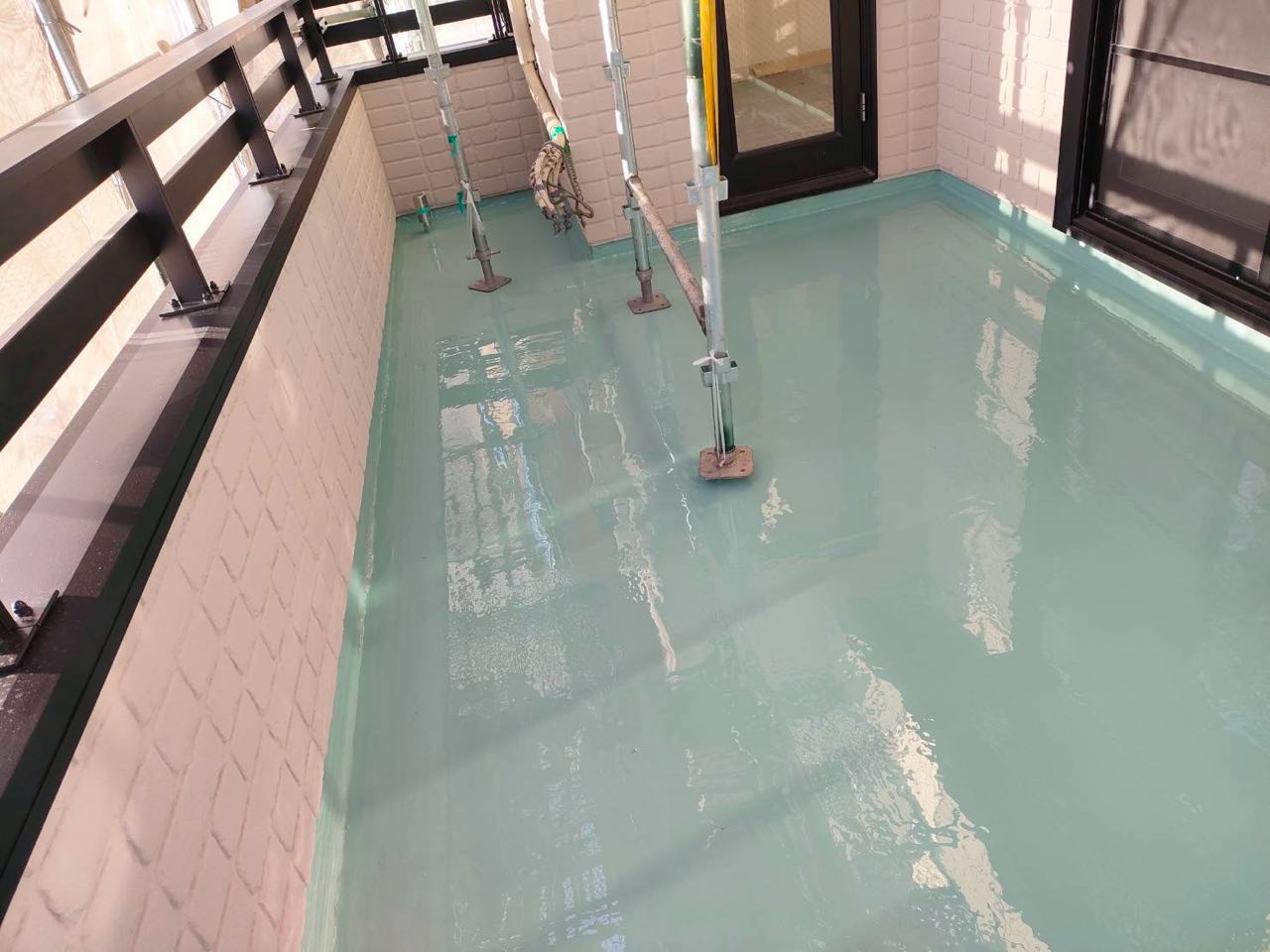 ウレタン防水塗布2回目。