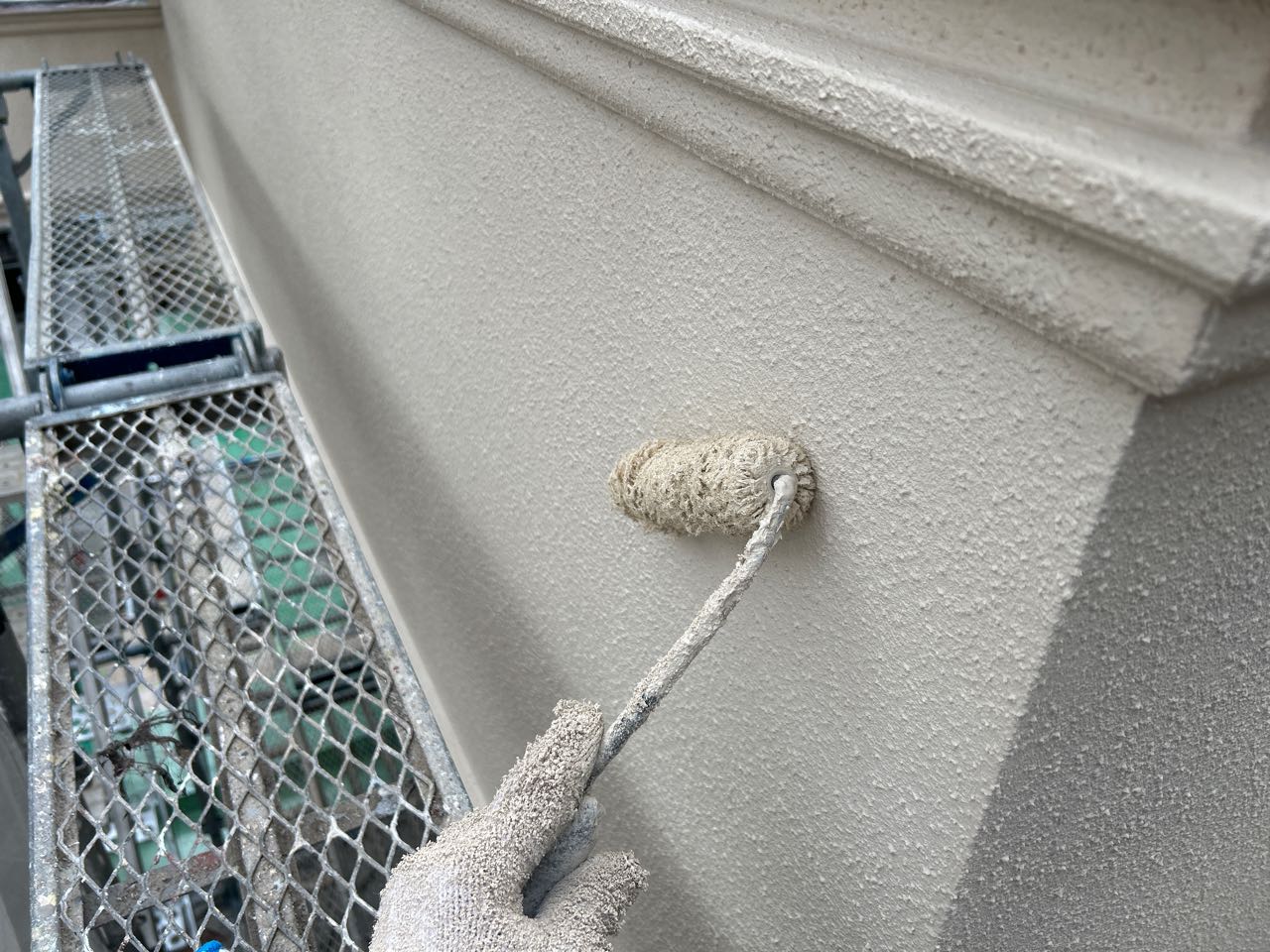 仕上げ塗装2回目です。