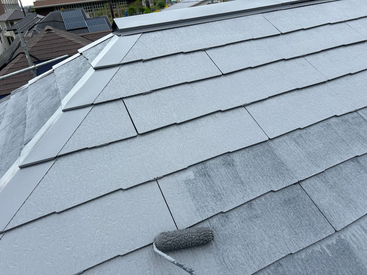 仕上げ塗装1回目です。