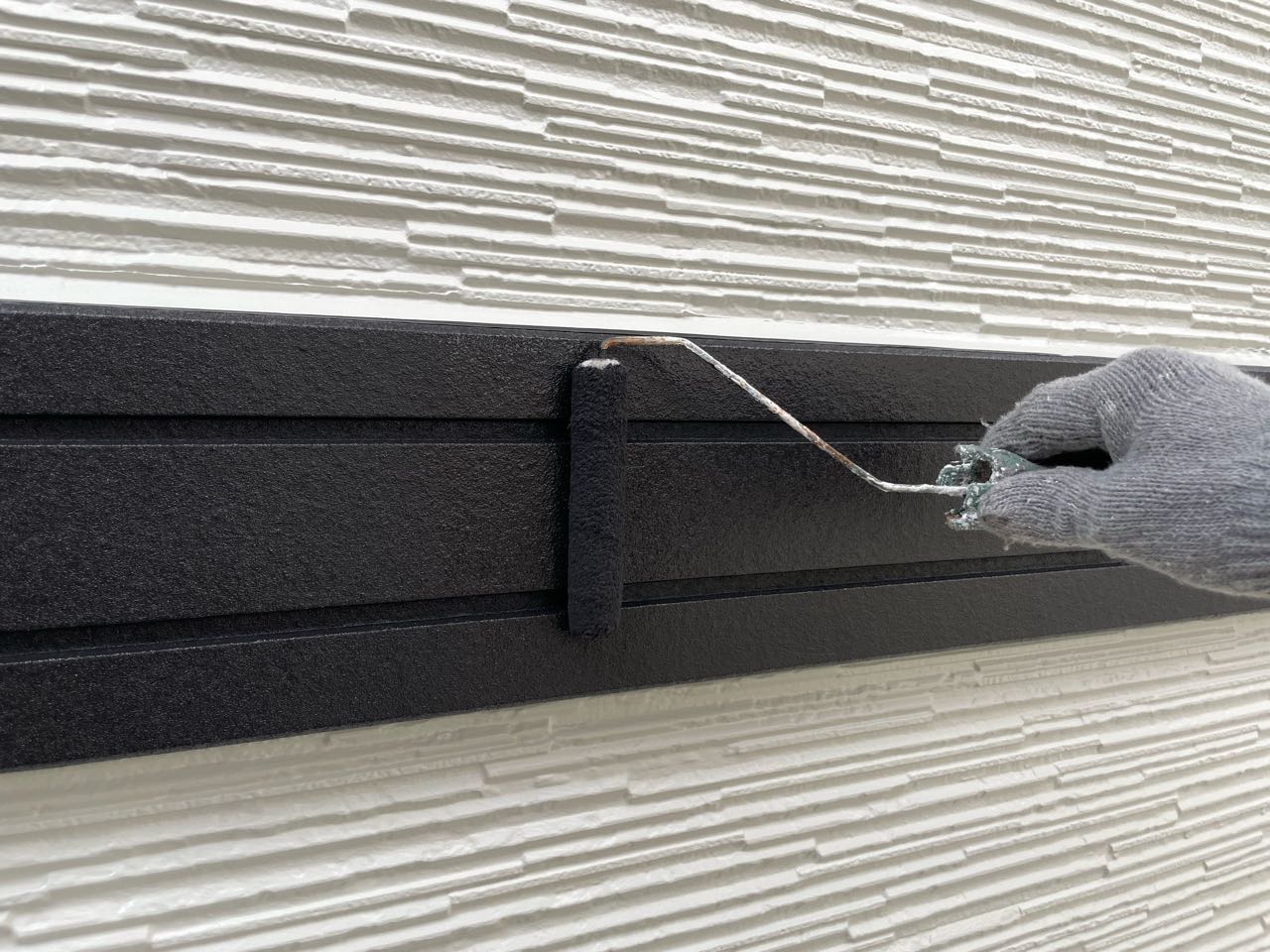 仕上げ塗装2回目です。