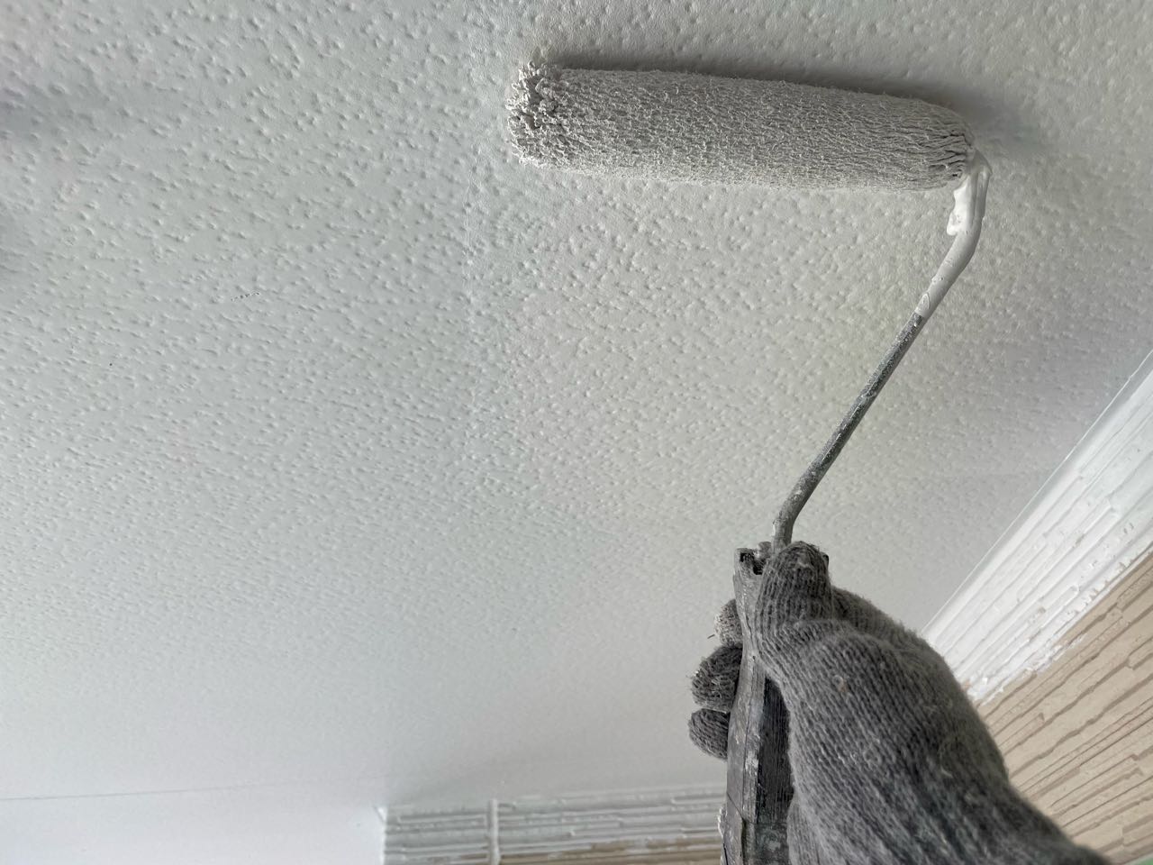 仕上げ塗装2回目です。