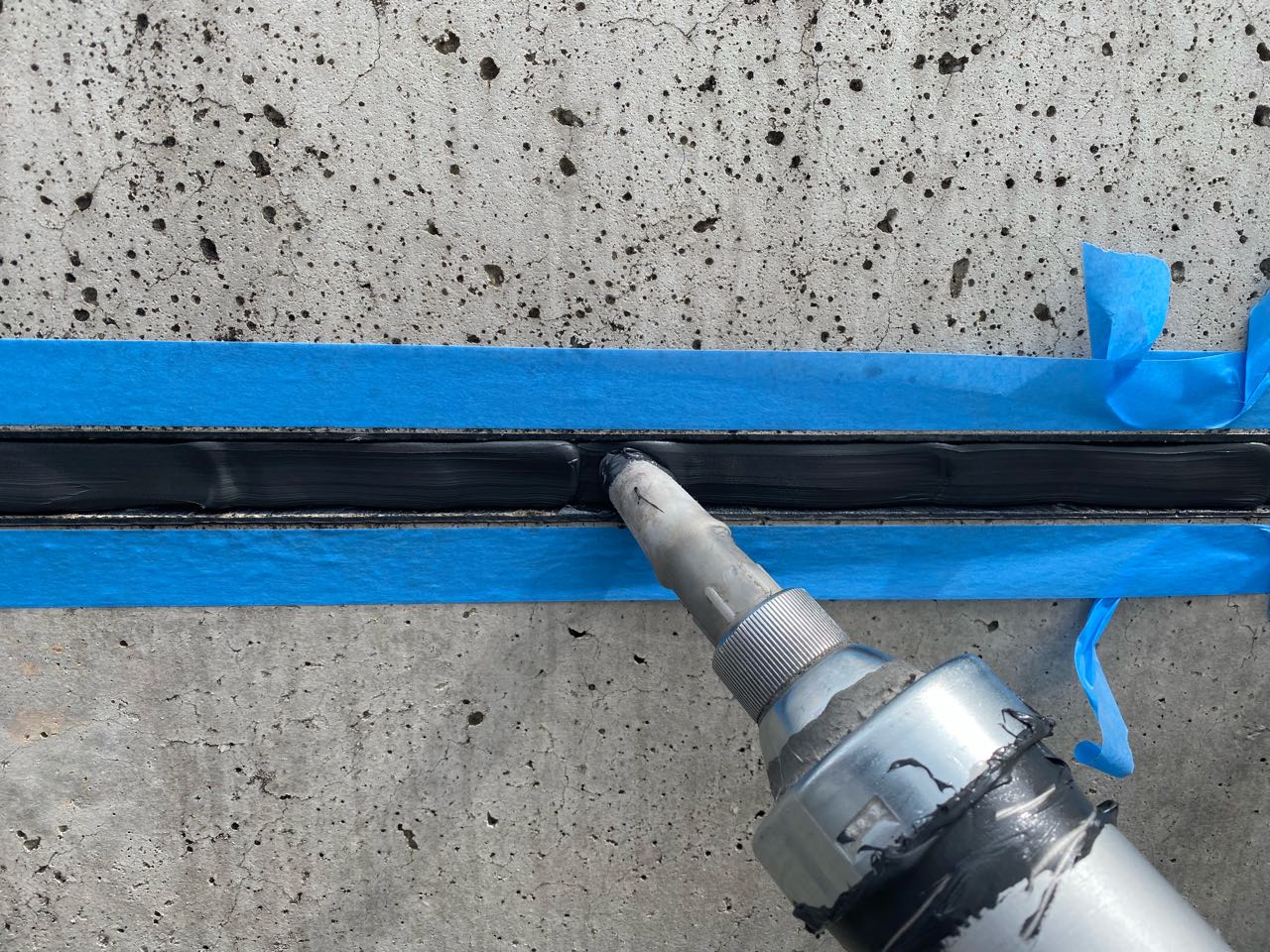 コーキング充填します。