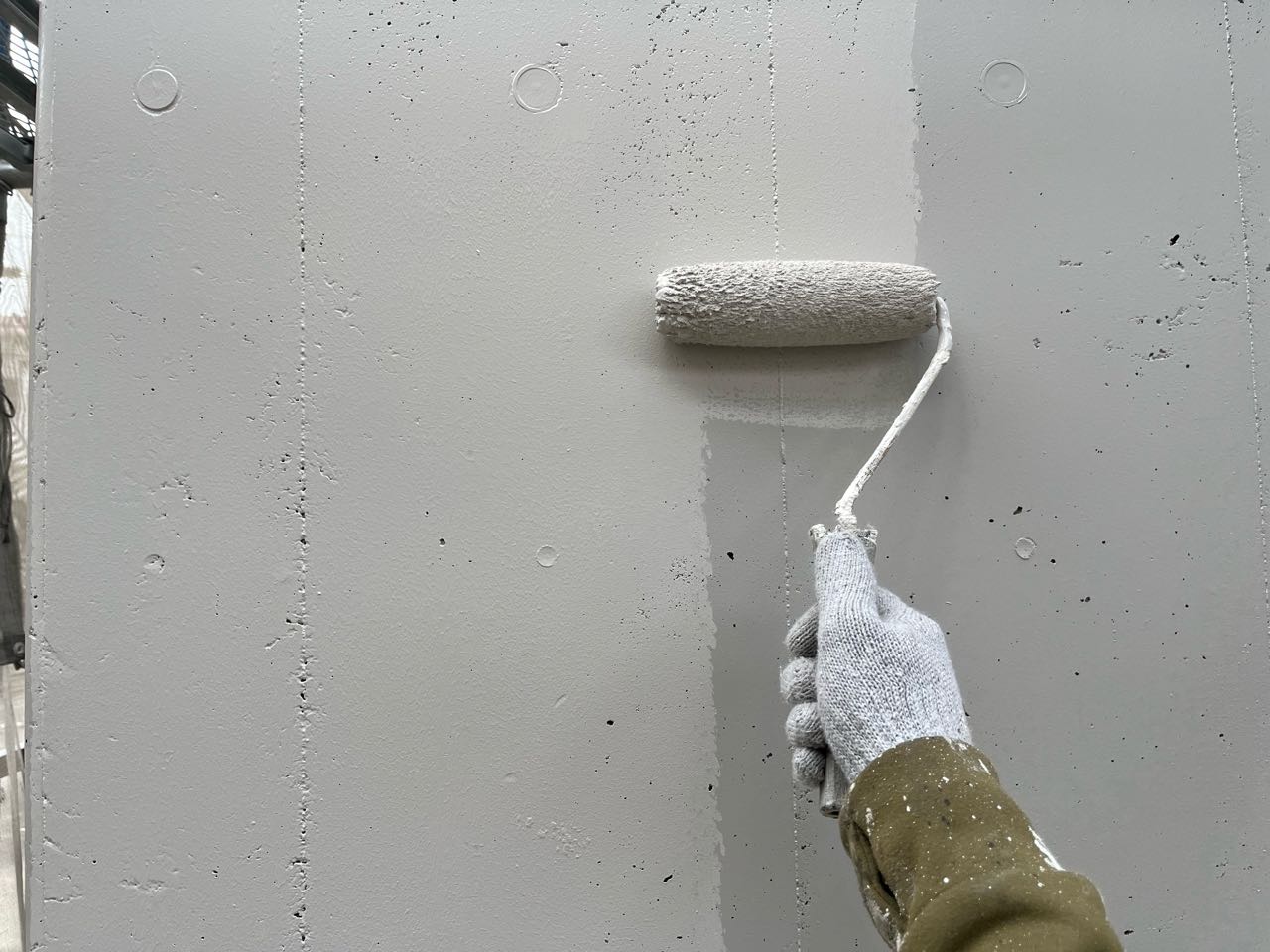 仕上げ塗装2回目です。