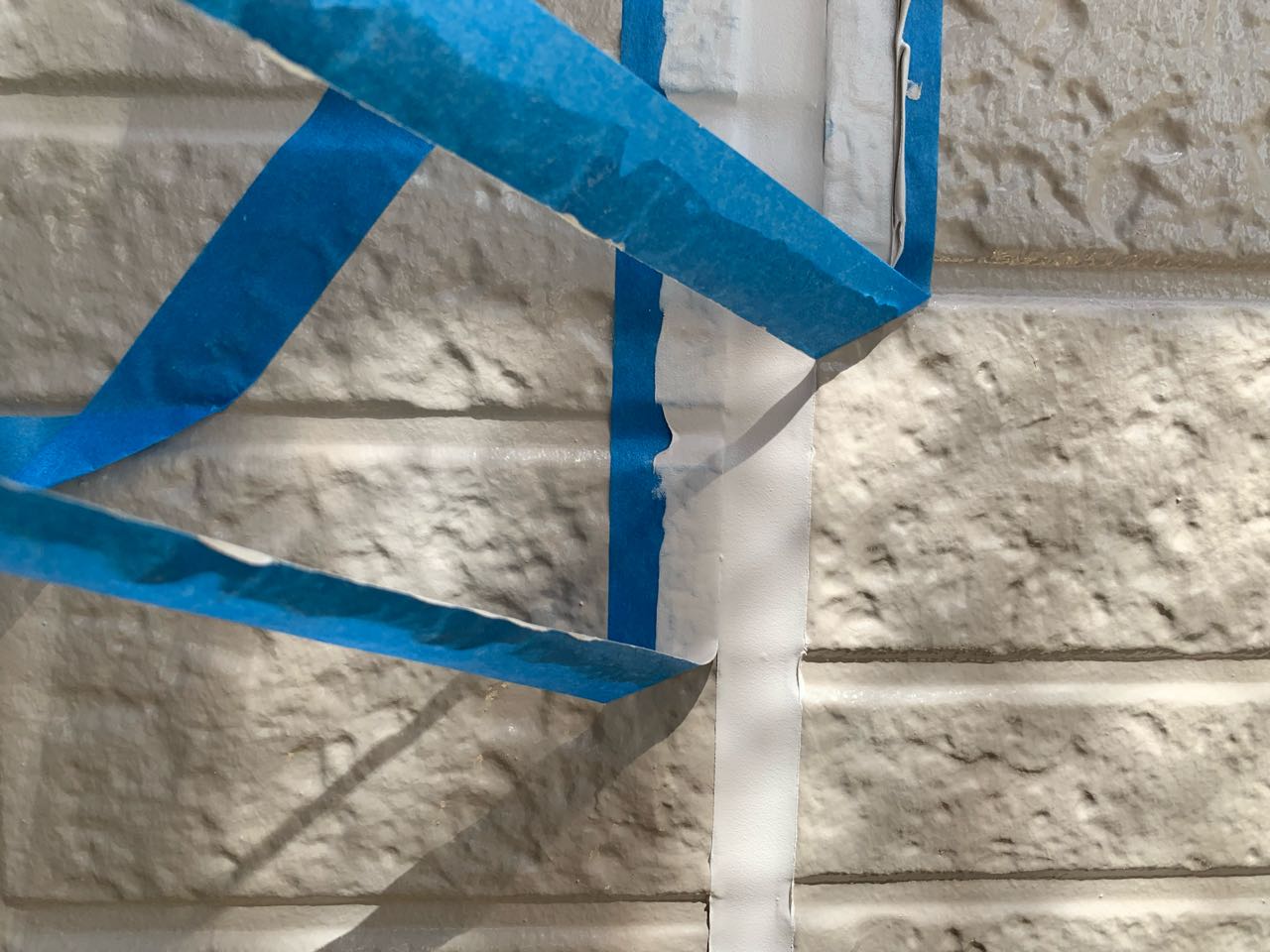 マスキングを剥がします。