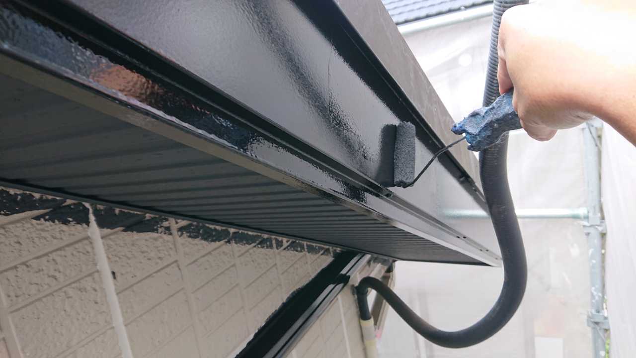 仕上げ塗装2回目です。