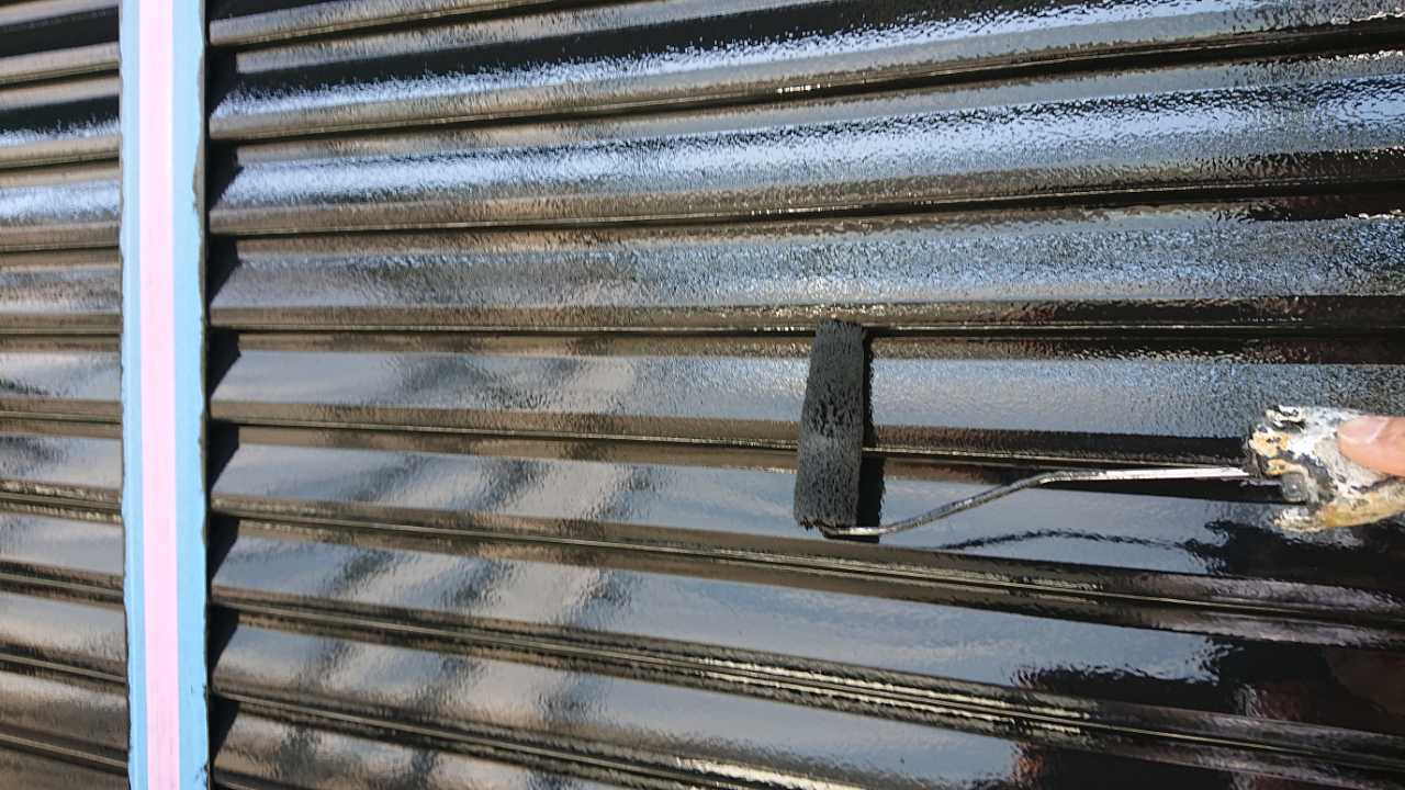 仕上げ塗装2回目です。