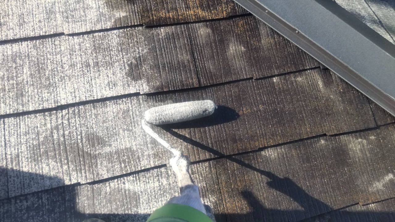 シーラー塗布1回目です。