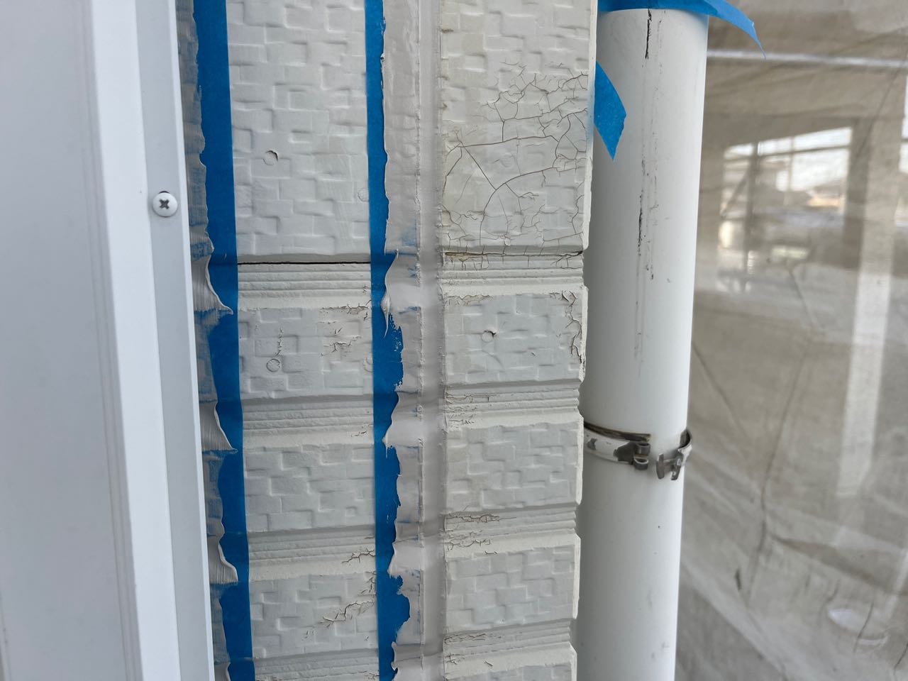 マスキングを剥がします。