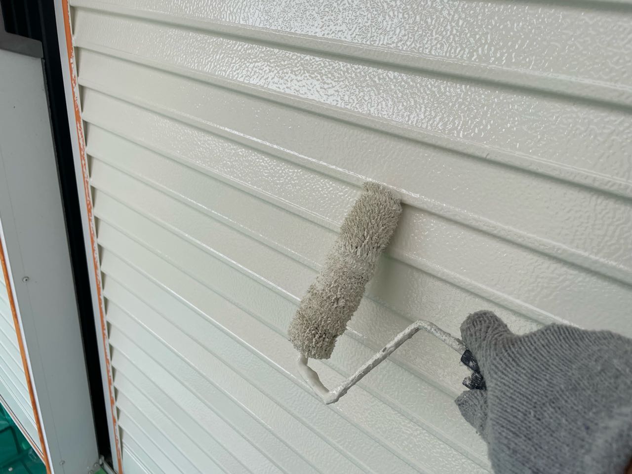 仕上げ塗装2回目です。