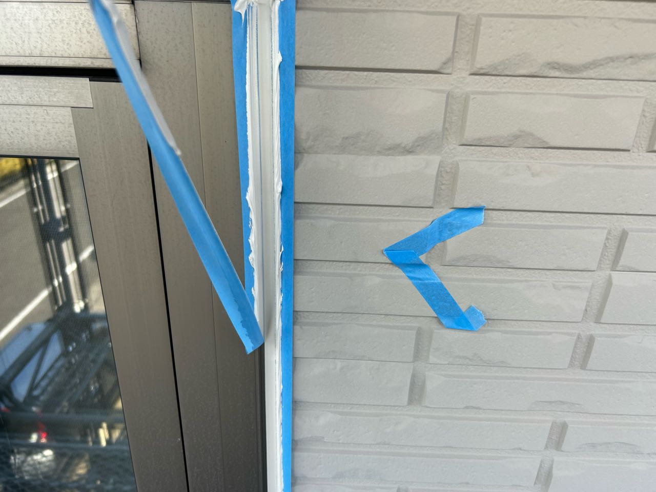 マスキングを剥がします。