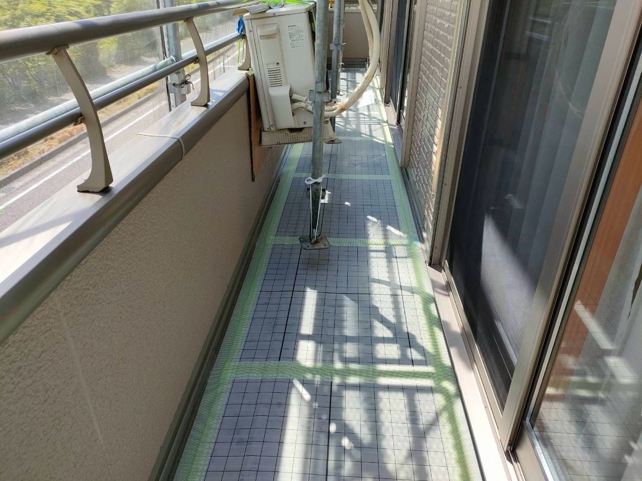 メッシュを貼り強度を上げます。