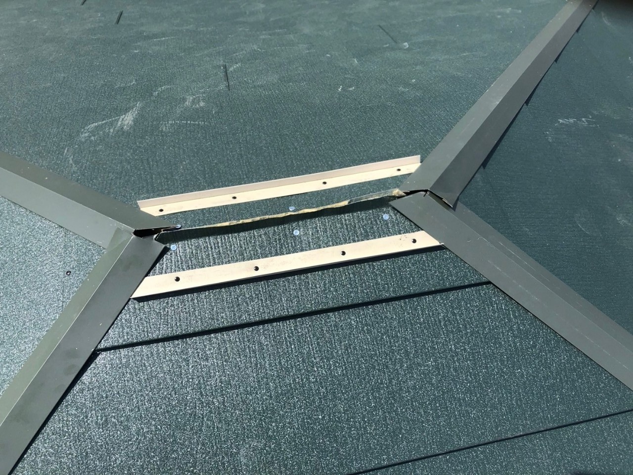 役物の施工です。