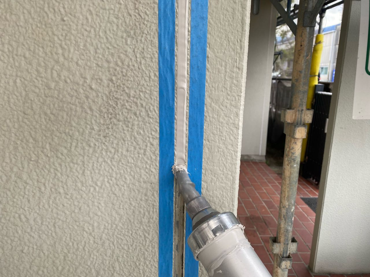 コーキング充填します。