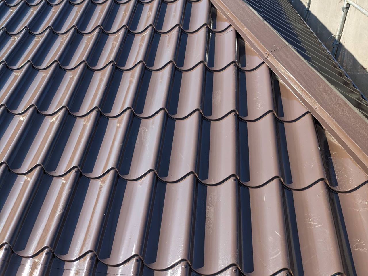 仕上げ塗装1回目です。