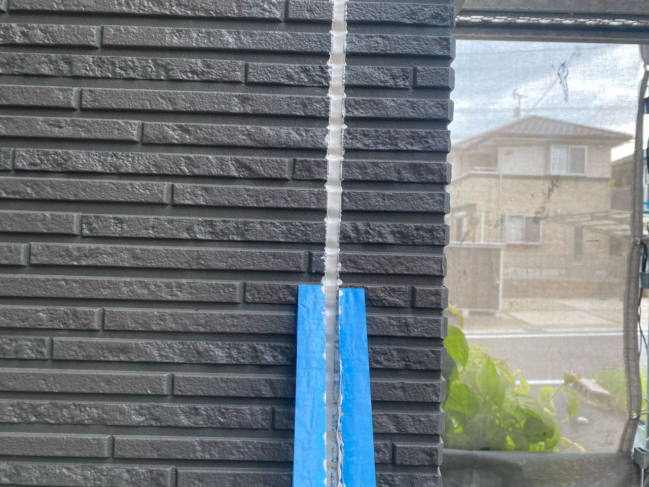 マスキングを剥がします。