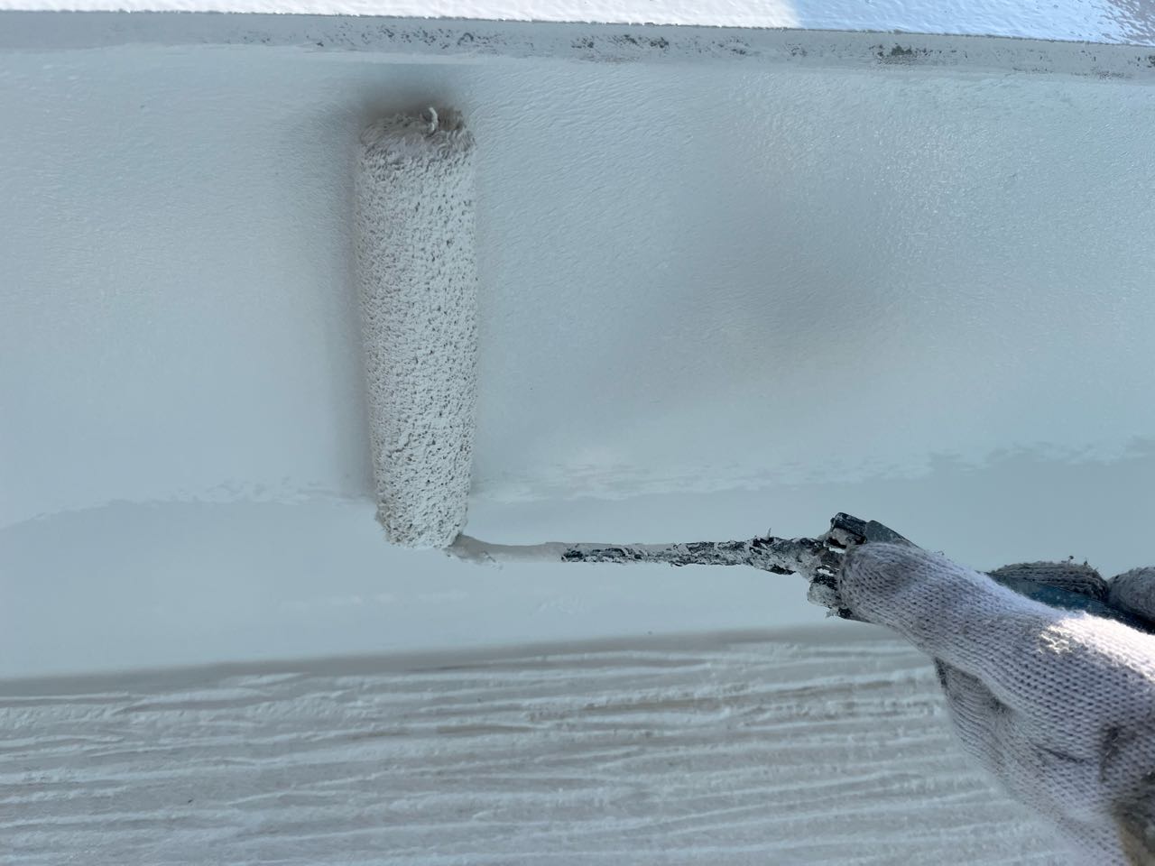 仕上げ塗装2回目です。