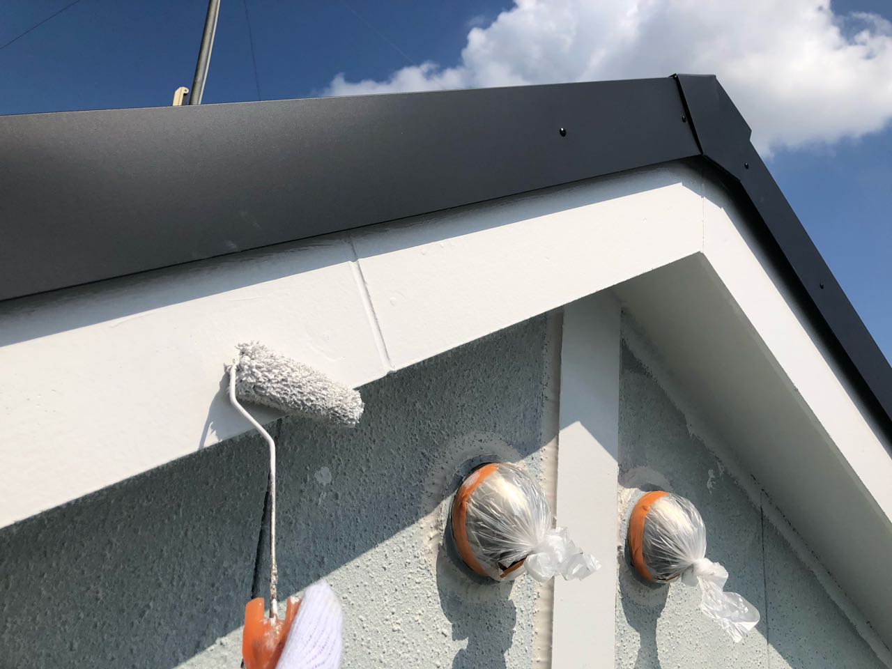 仕上げ塗装2回目です。