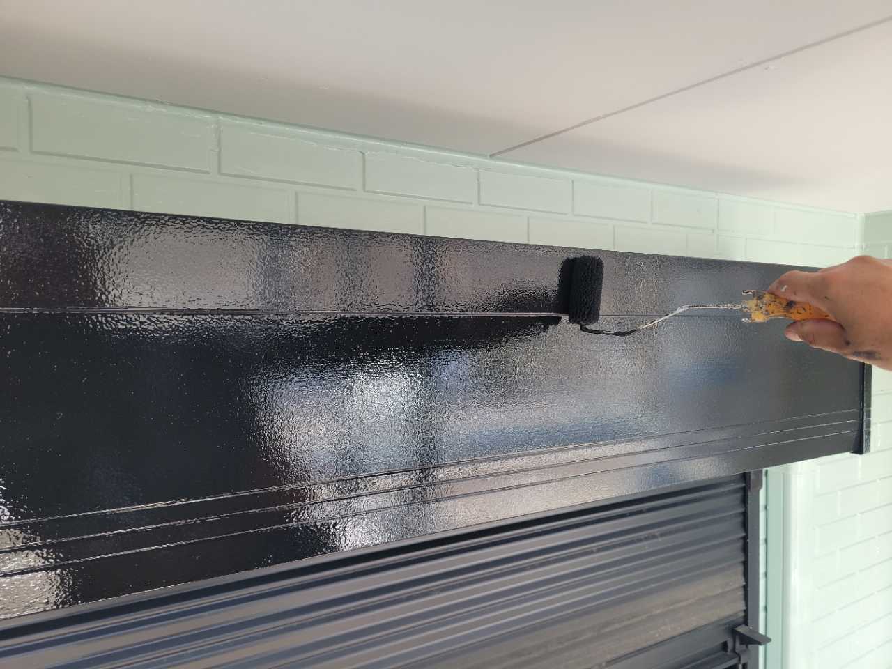 仕上げ塗装2回目です。