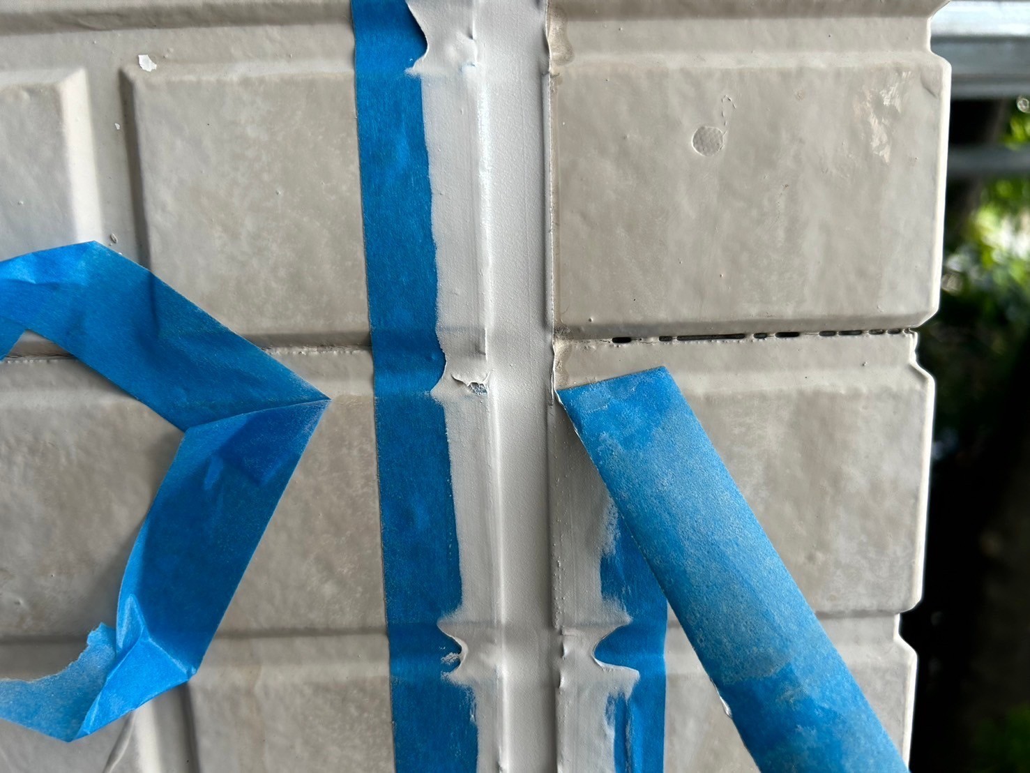 マスキングを剥がします。