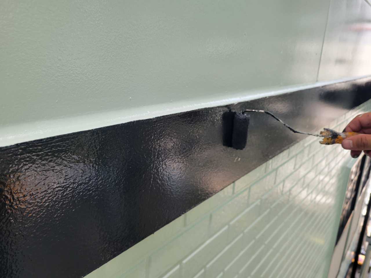 仕上げ塗装2回目です。