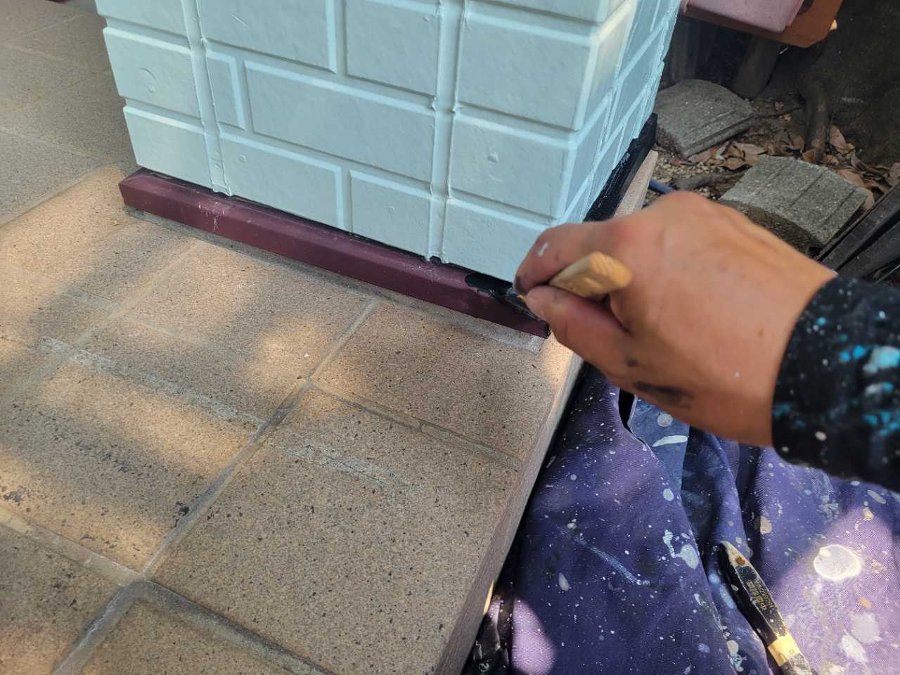 仕上げ塗装1回目です。