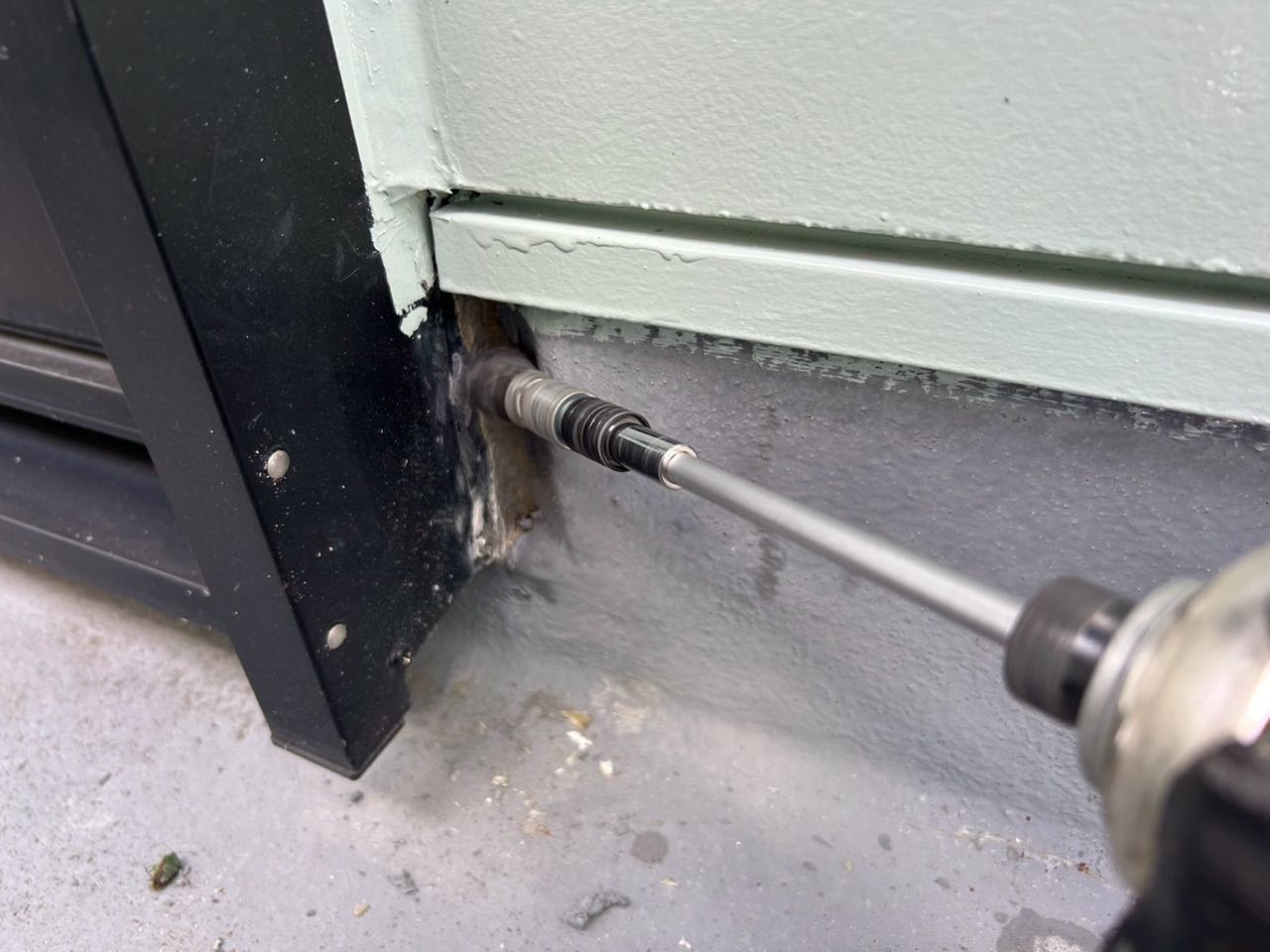 ケレン作業です。