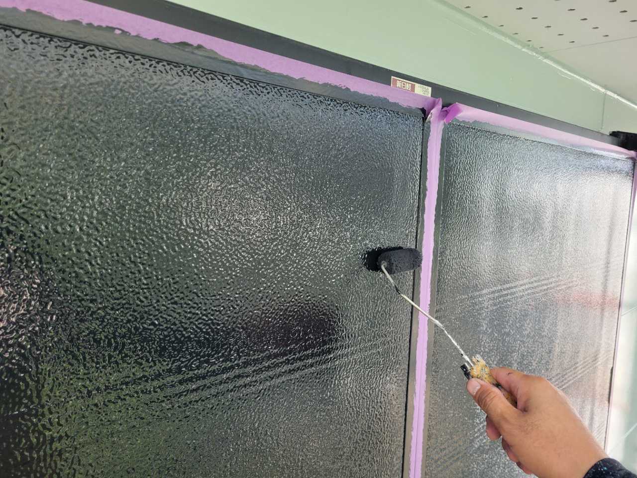 仕上げ塗装2回目です。