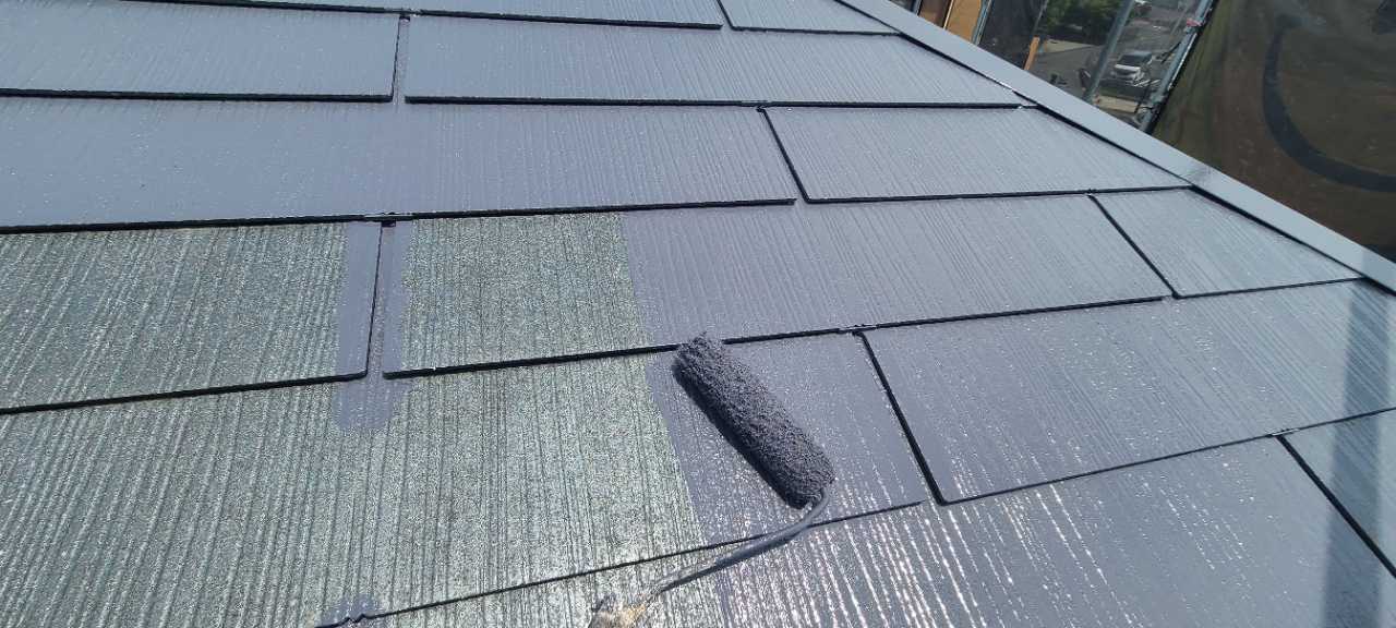 仕上げ塗装1回目です。