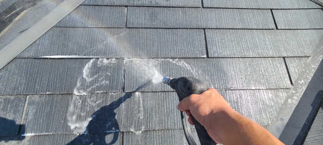 高圧洗浄します。