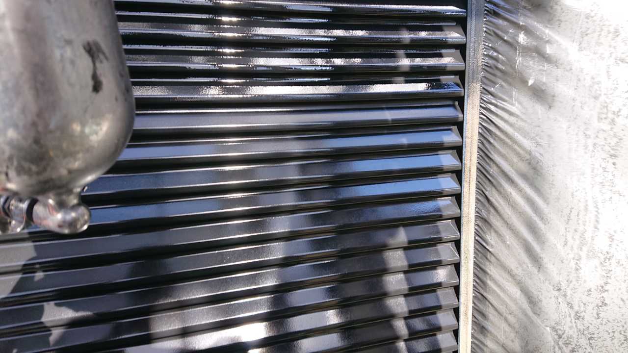 仕上げ塗装2回目です。