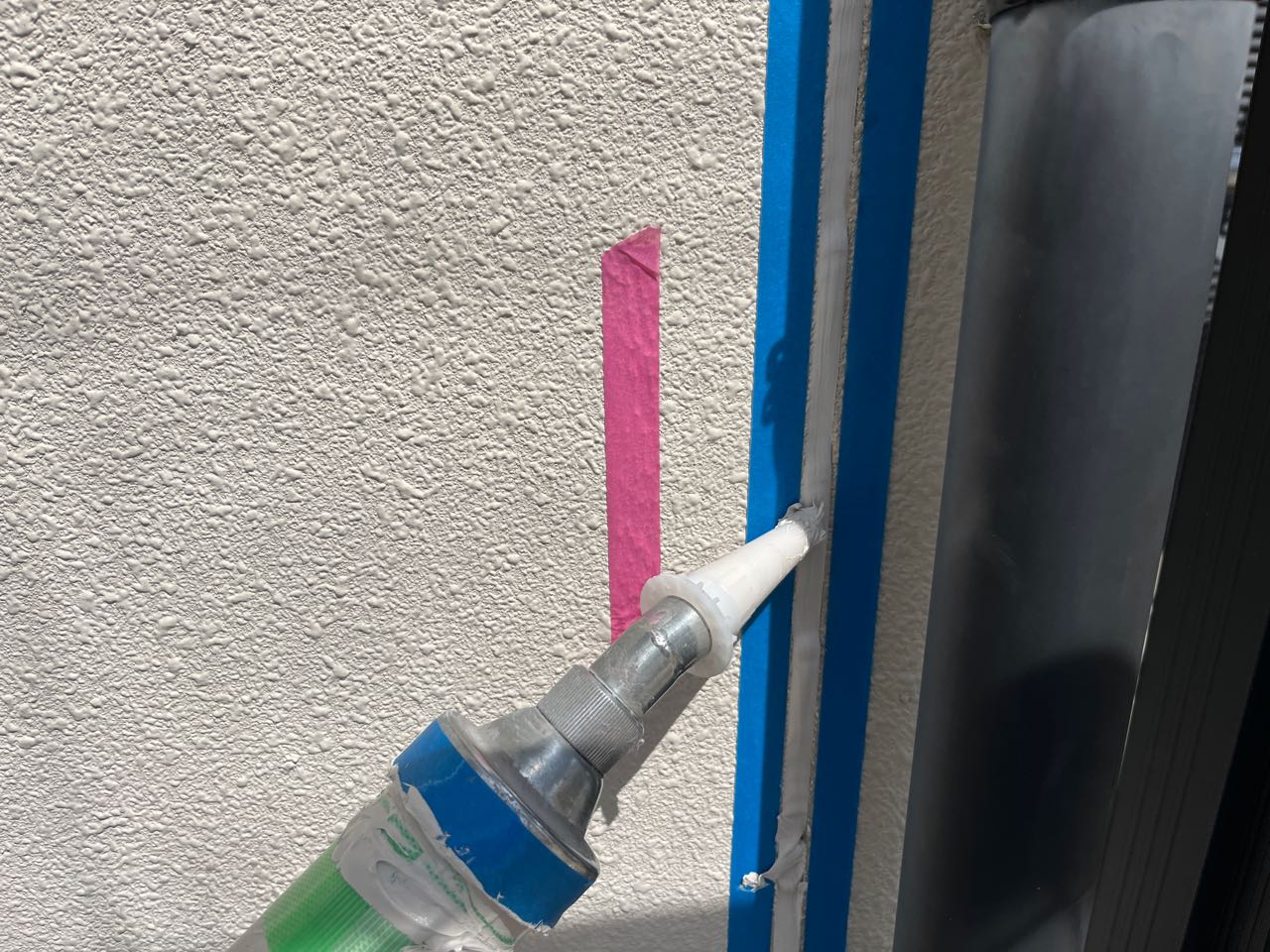 コーキング充填します。