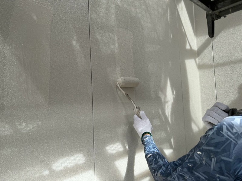 仕上げ塗装2回目です。