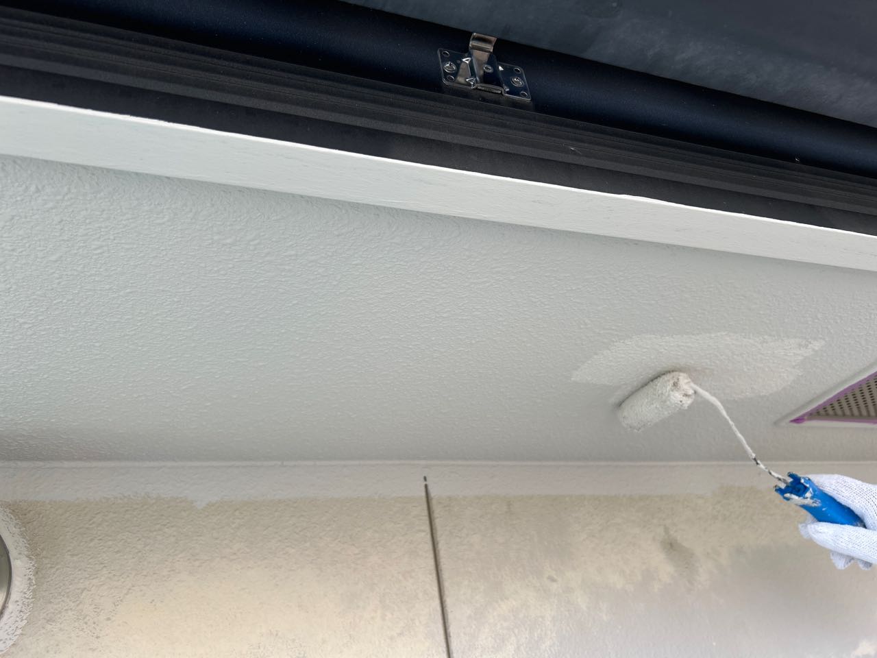 仕上げ塗装2回目です。