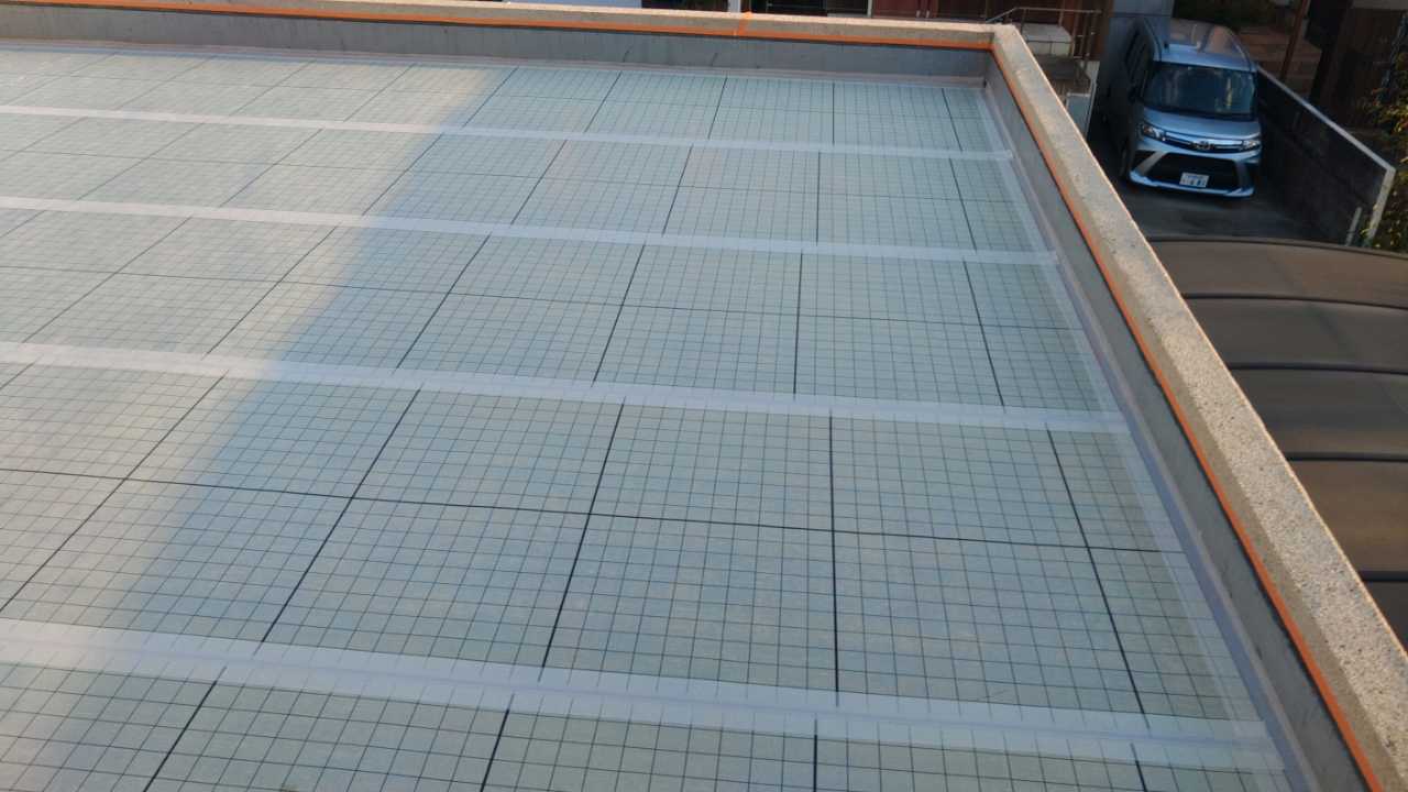 メッシュを貼り強度を上げます。