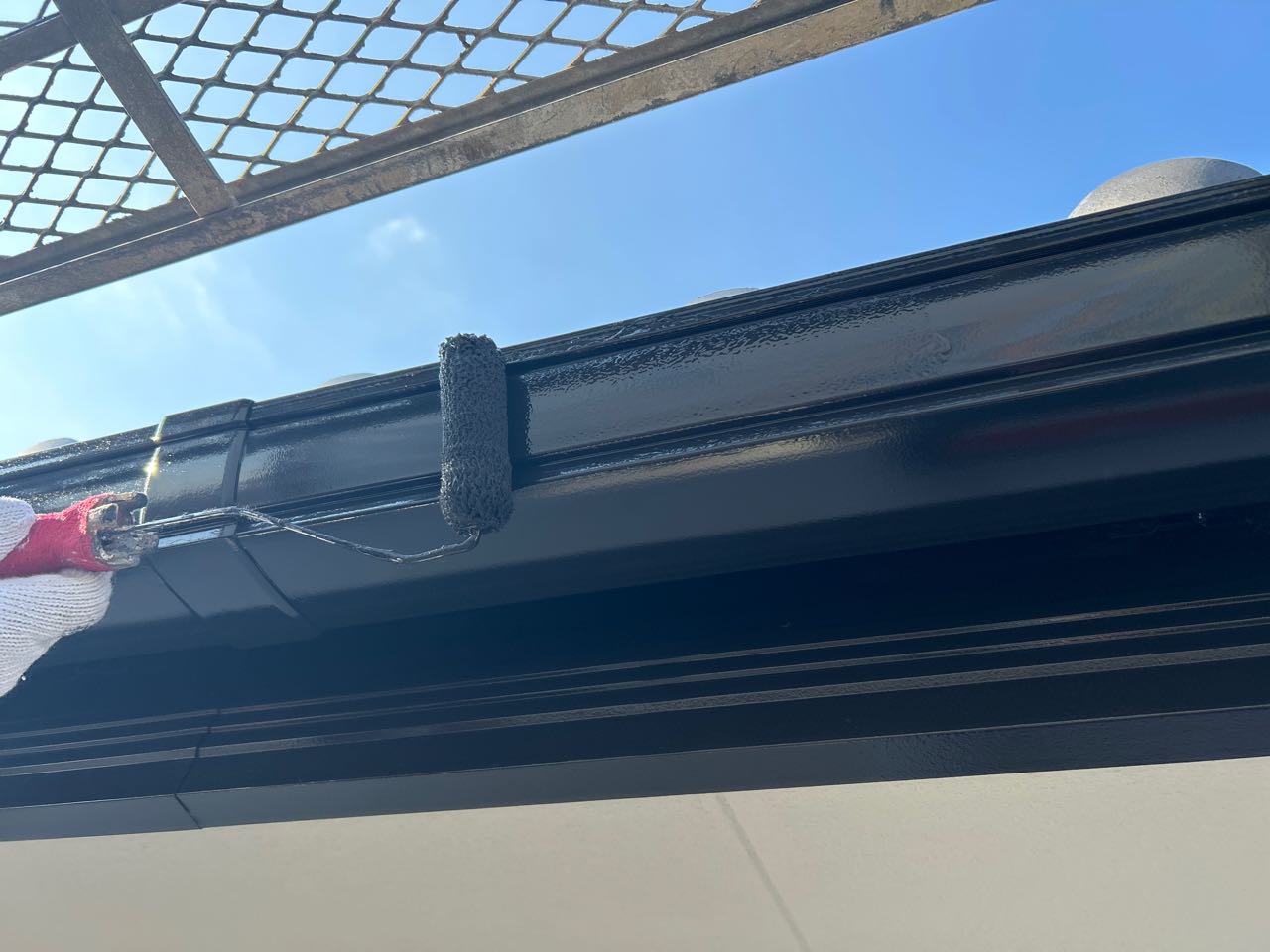 仕上げ塗装2回目です。