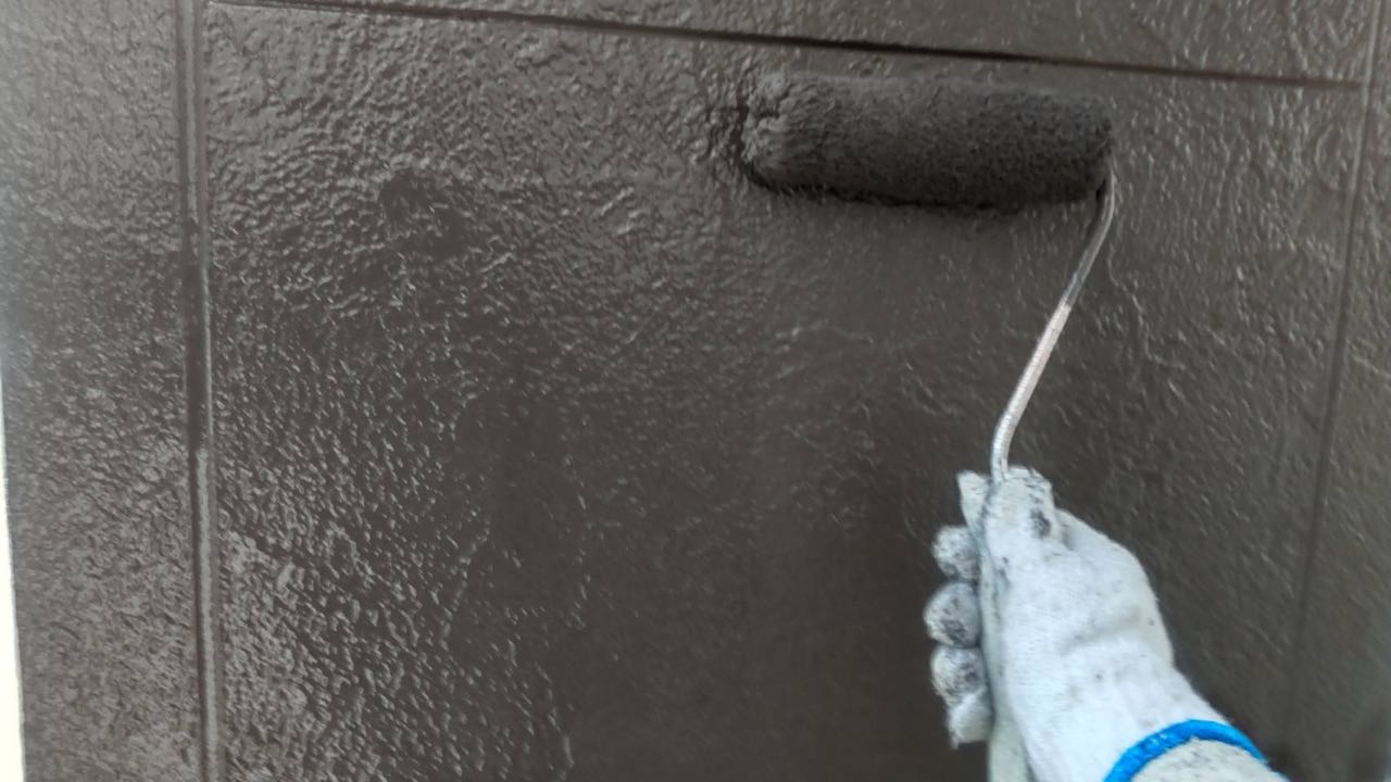 仕上げ塗装2回目です。