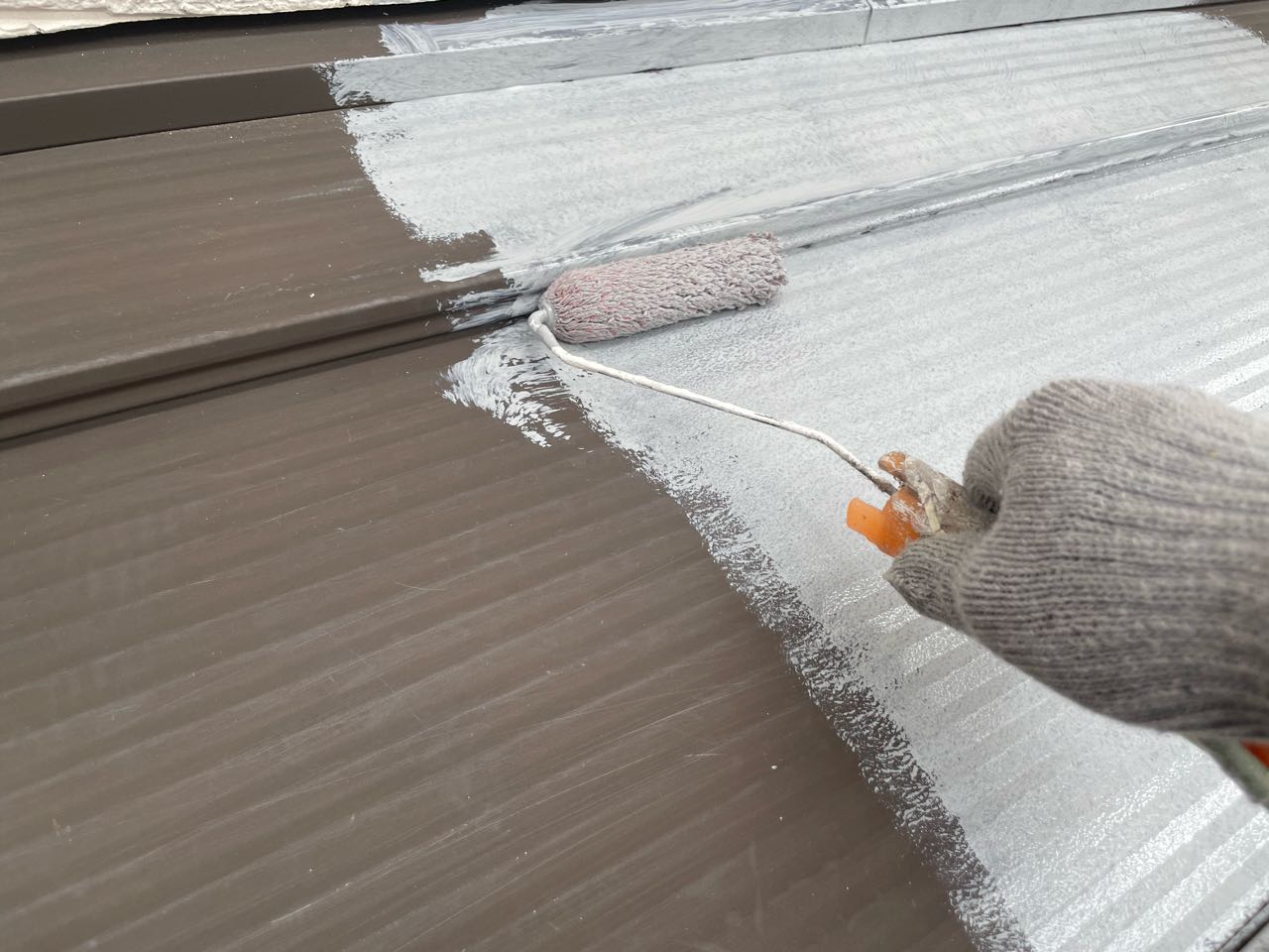 シーラー塗布1回目です。
