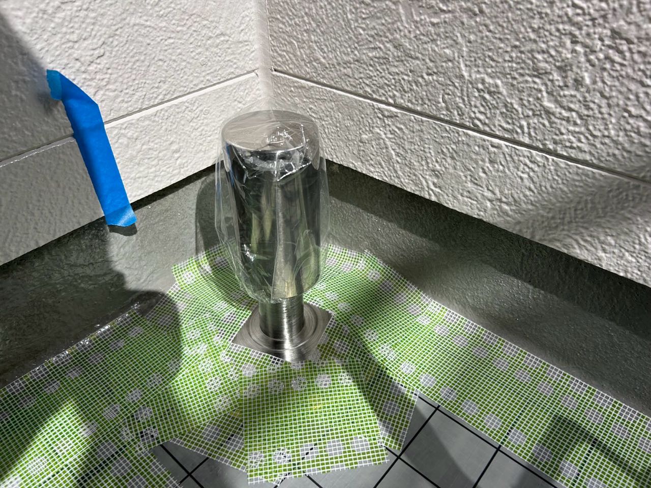 脱気筒を取付けます。